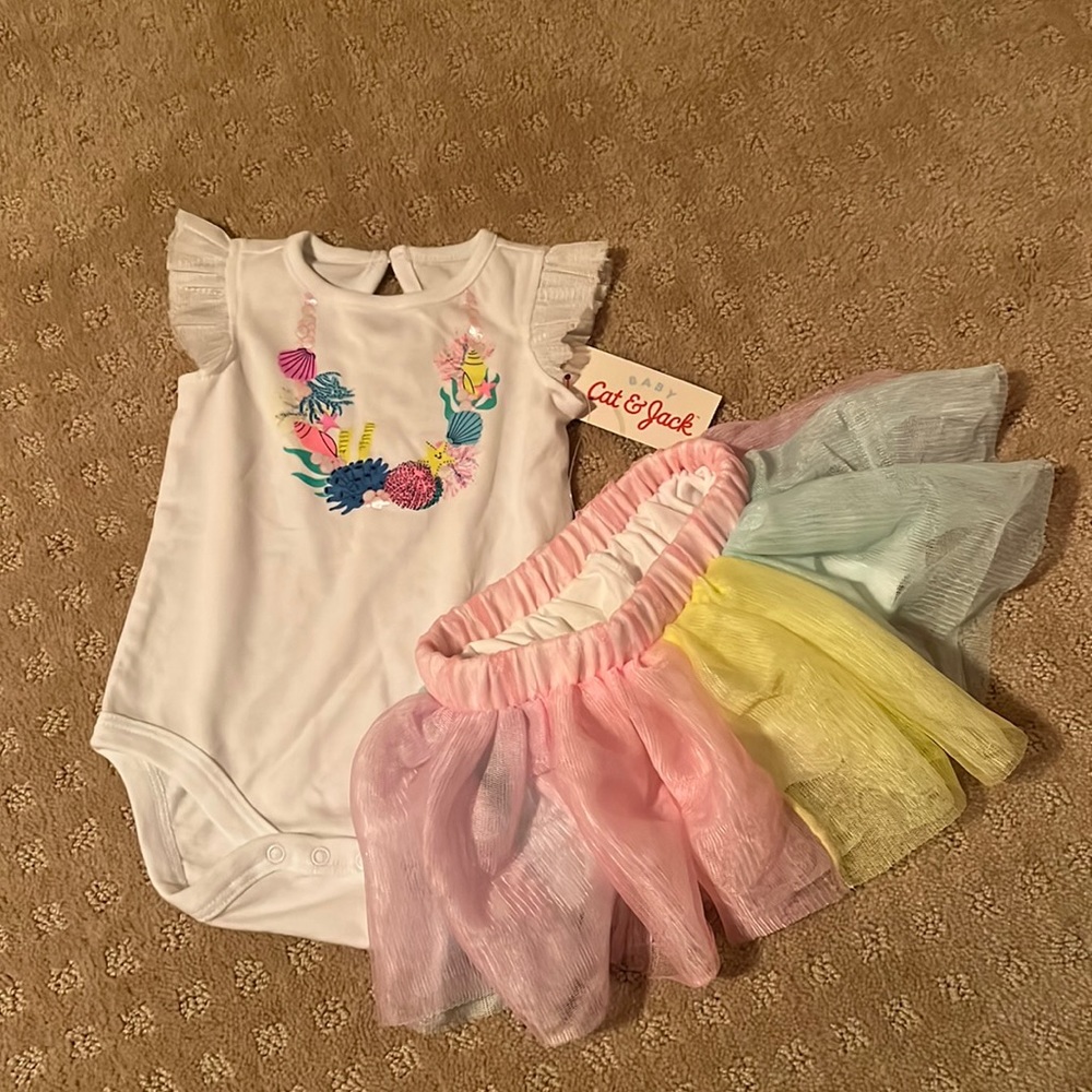 Cat & Jack baby bodysuit w/tutu. NWT. Baby 0-3 month